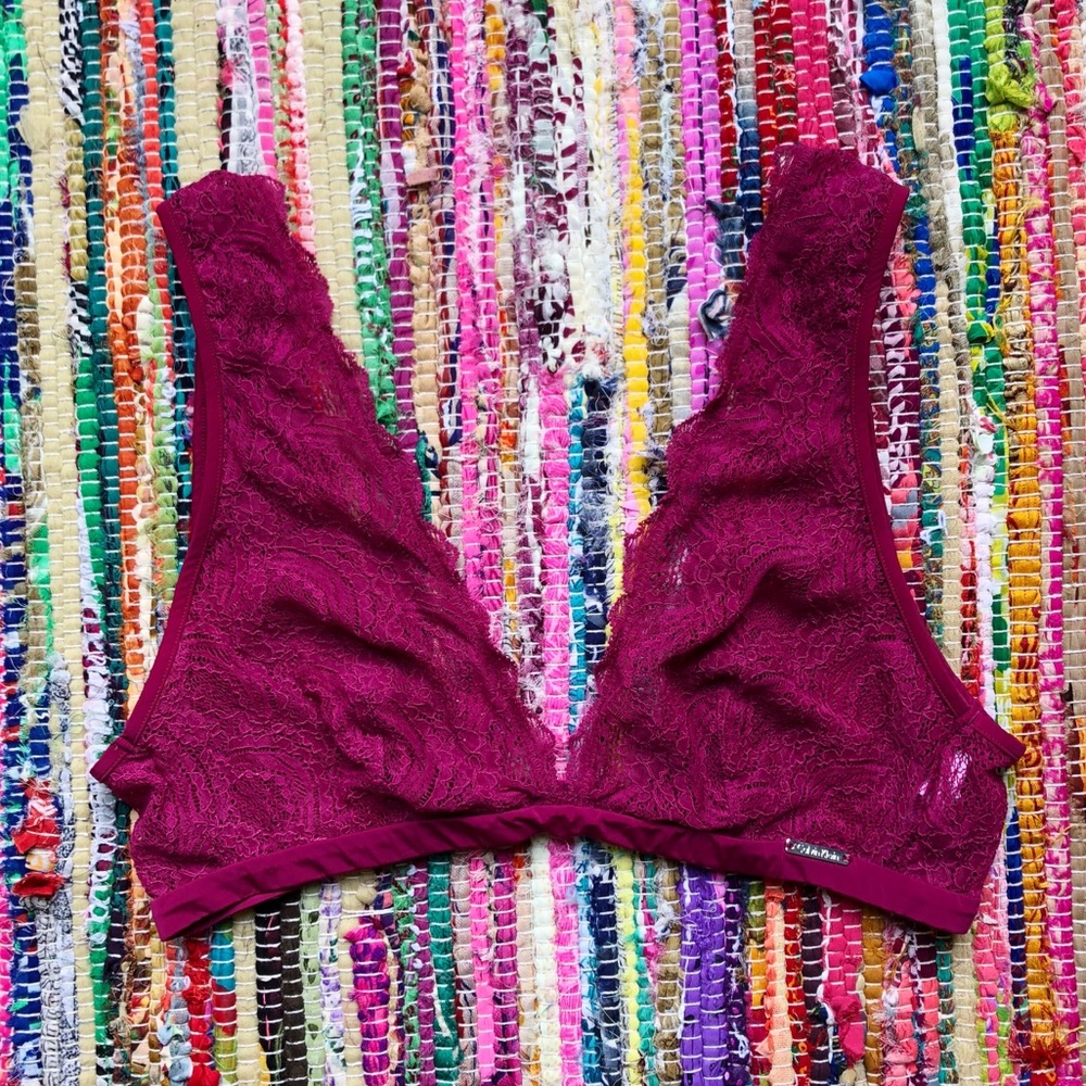 🌻 Calvin Klein Magenta Lace Bralette